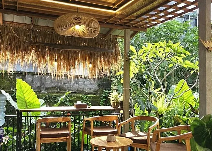 Gasthuis Dhanyasari House