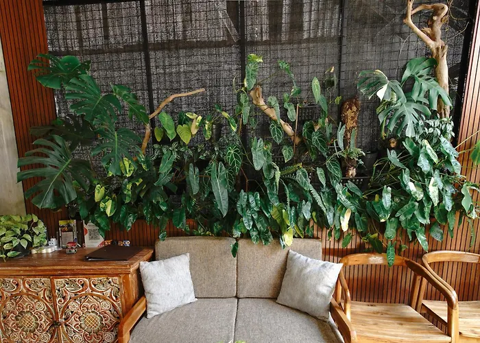 Gasthuis Dhanyasari House 3*
